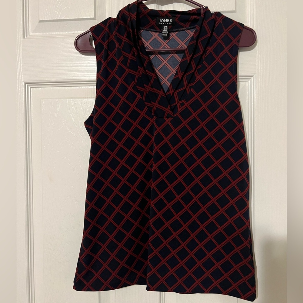 Jones New York Navy/Red Square Geometric Abstract Blouse